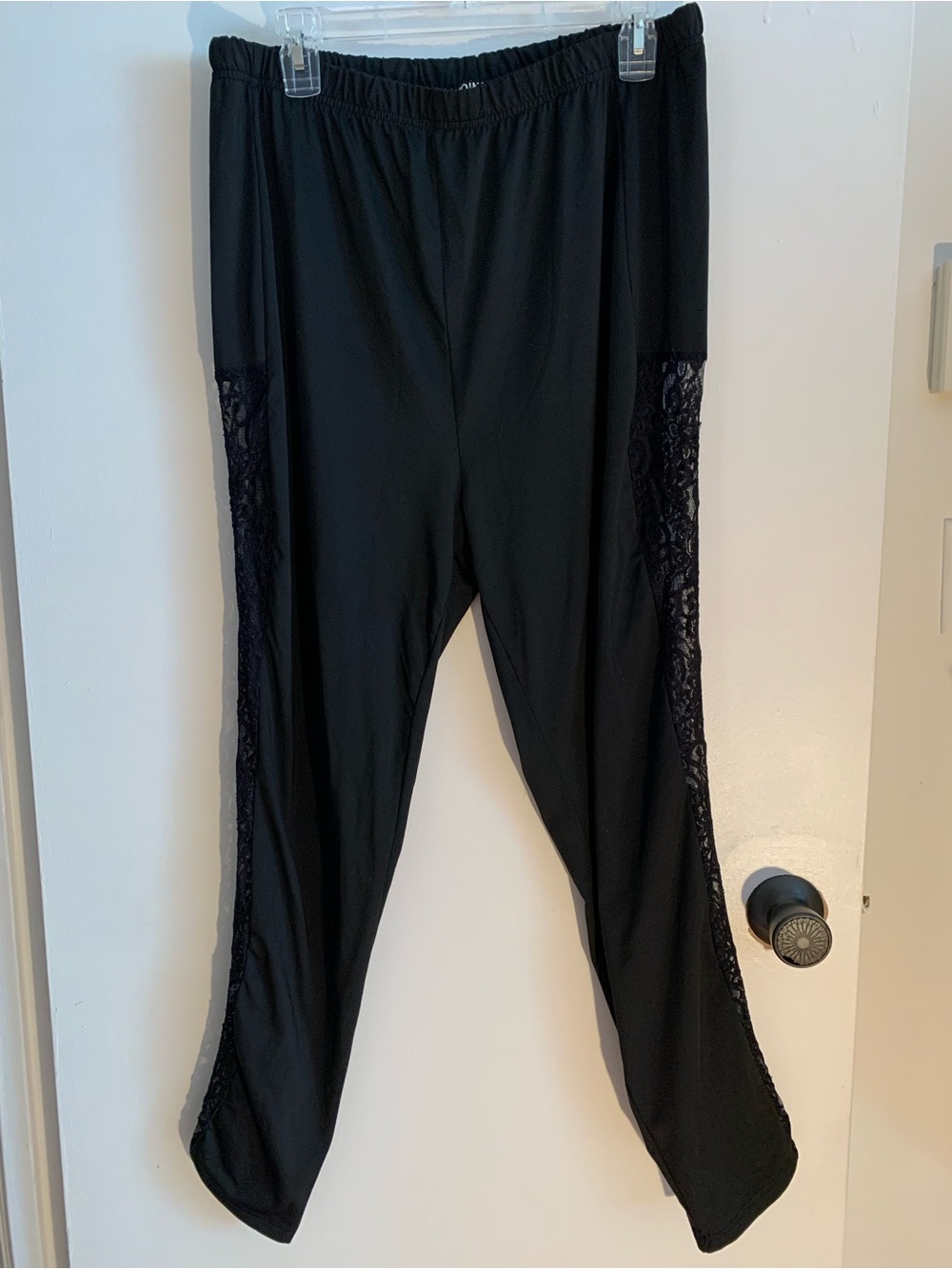 Yoins , Women's Black Lace-Trim Pull-On slim Pants